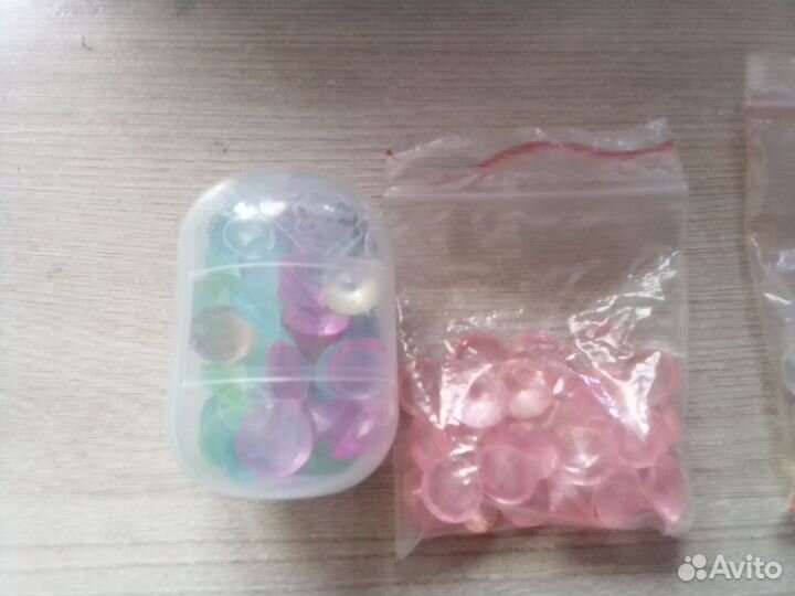 Продам камушки цветные