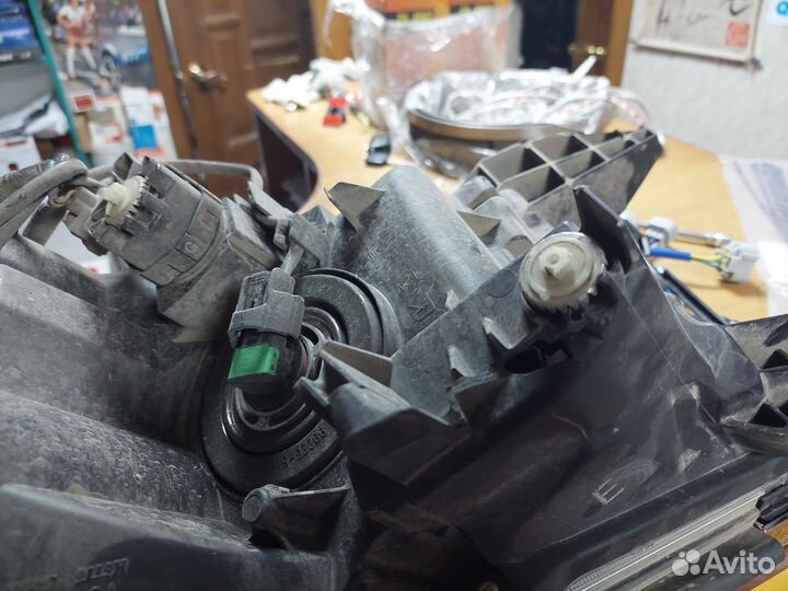 Фара правая Toyota Land Cruiser Prado 150