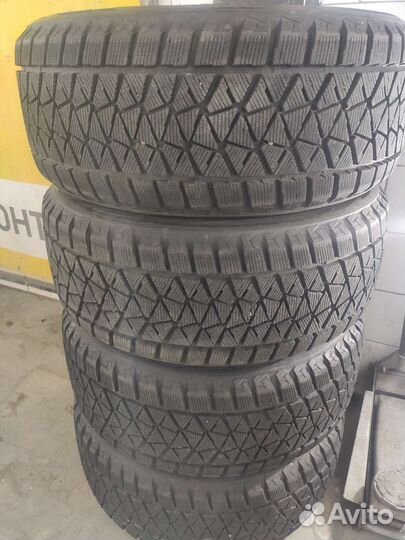 Bridgestone Blizzak DM-V2 275/50 R20 113R