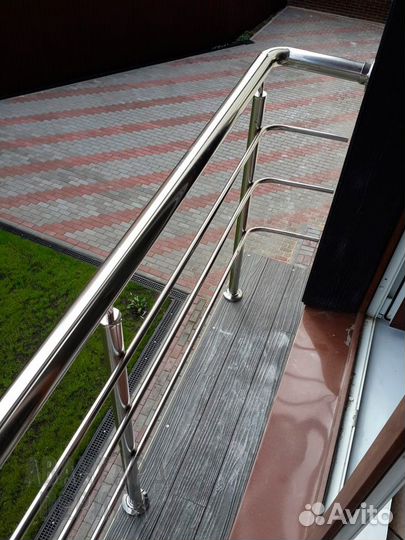 Перила и балконные ограждения