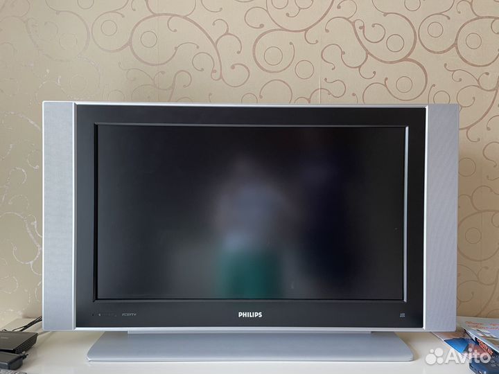 ЖК телевизор philips 37 дюймов