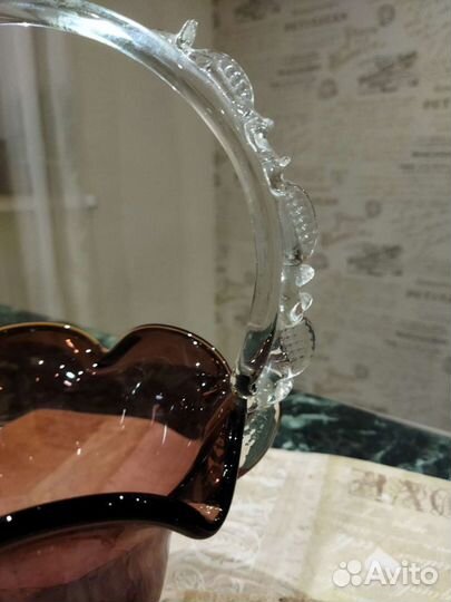 Ваза-корзинка, конфетница -цветное стекло богемия