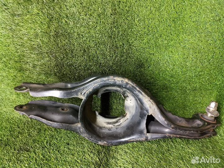 Рычаг подвески задний правый Honda Stepwgn RF5