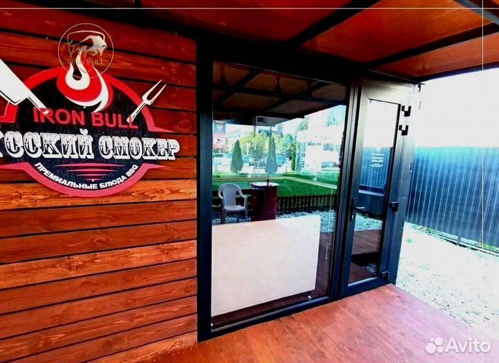 Кафе из морского контейнера