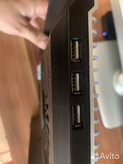 Охлаждающая подставка для ноутбука