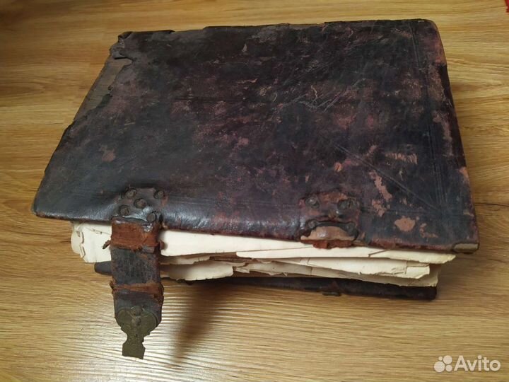 Старинная церковная книга