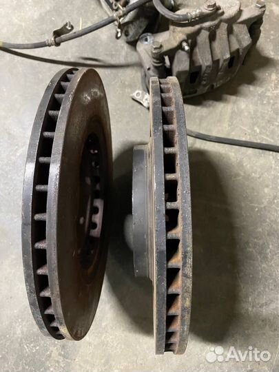 Суппорт передний левый Toyota Rav 4 XA 40