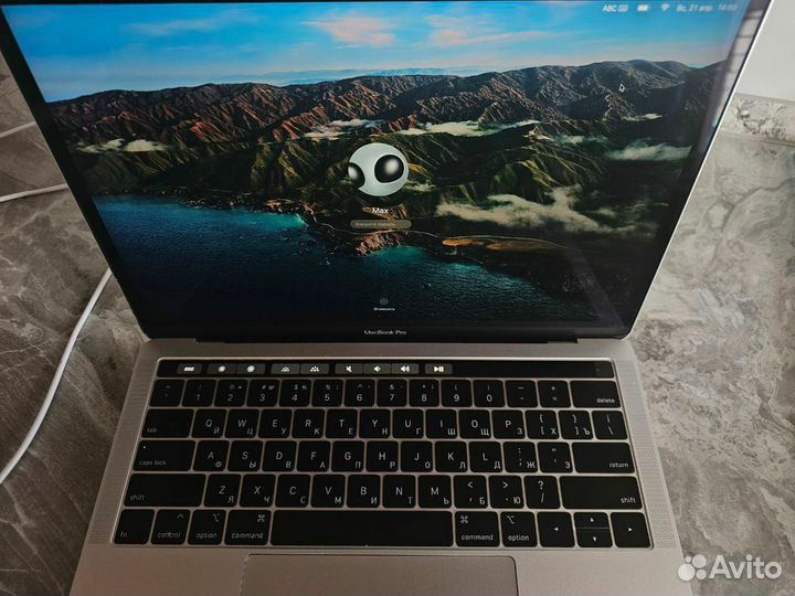 Macbook pro 13 2018 touch bar 8Gb