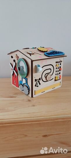 Бизиборд. Каталка-ходунки