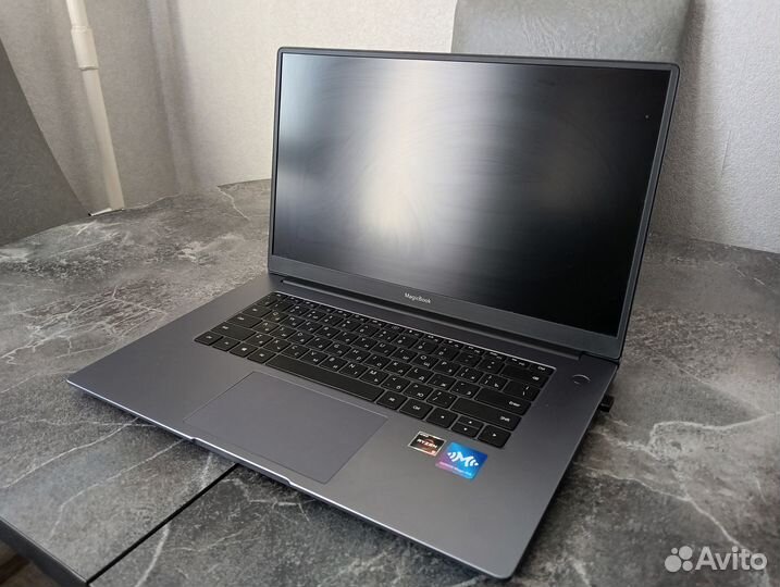 Honor MagicBook 15 ryzen 5 3500u 8 gb