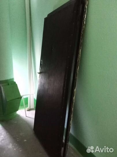 Дверь входная металлическая левая бу