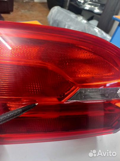 Фонарь левый внутренний Volkswagen Jetta 6