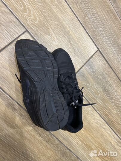 Кроссовки женские 38