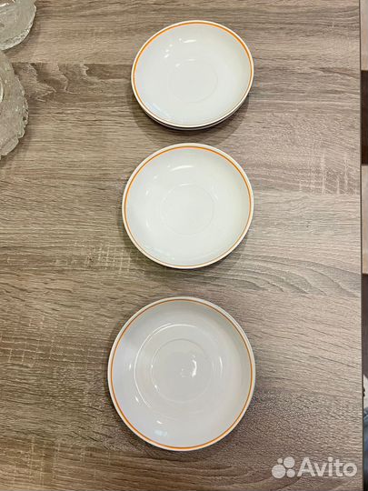 Чайные блюдца