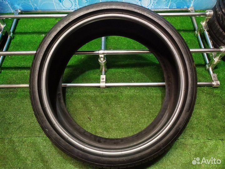 Pirelli P Zero 245/35 R21 96Y