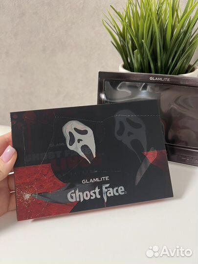 Glamlite Ghost Face палетка теней