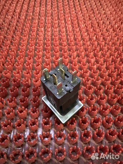 Кнопка Лада Гранта 2190 ваз 21126 2013