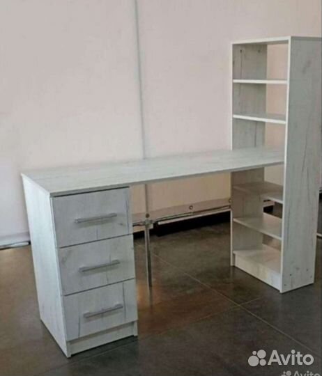 Стол компьютерный, в наличии