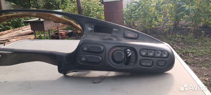 Передняя панель, регулятор зажигания mazda xedos 6