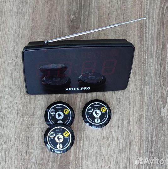 Табло вызова официанта-калянщика и кнопка вызова