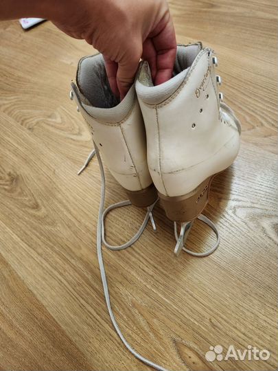 Фигурные коньки edea 195