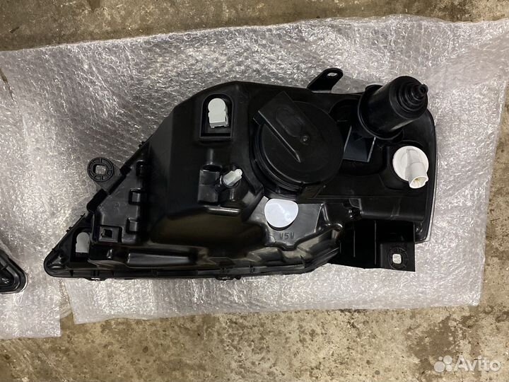 Передние фары LADA Largus / Renault Logan