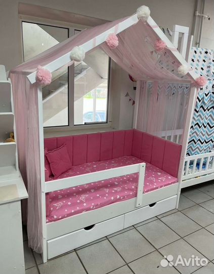 Кровать домик