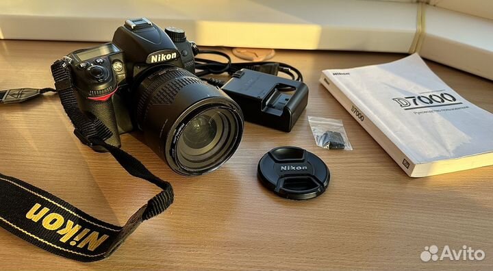 Nikon D7000 + AF-S nikkor 18-105 mm, f. 3.5-5.6 VR