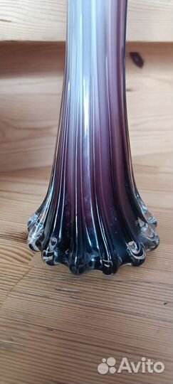 Ваза из цветного стекла