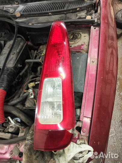 Задний правый фонарь форд фьюжен
