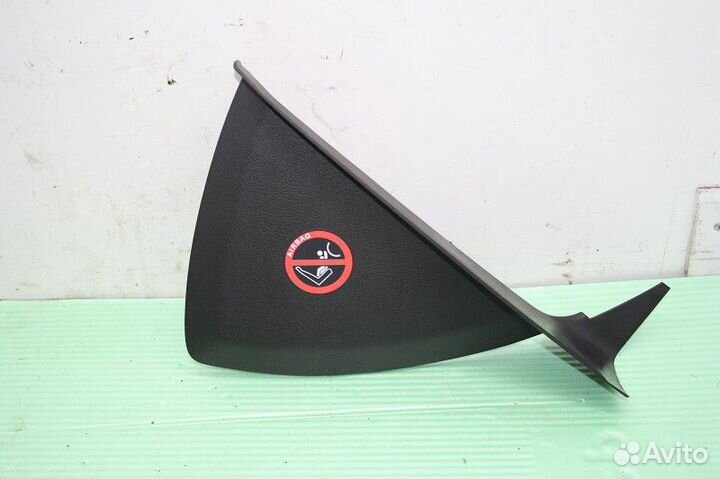 Накладка на торпедо правая торцевая ford focus III