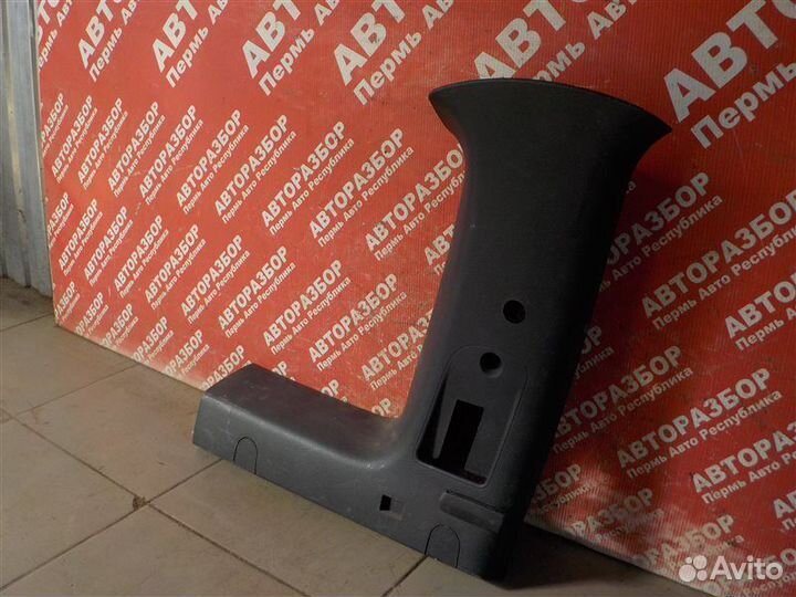 Накладка стойки багажника задняя левая LADA Largus