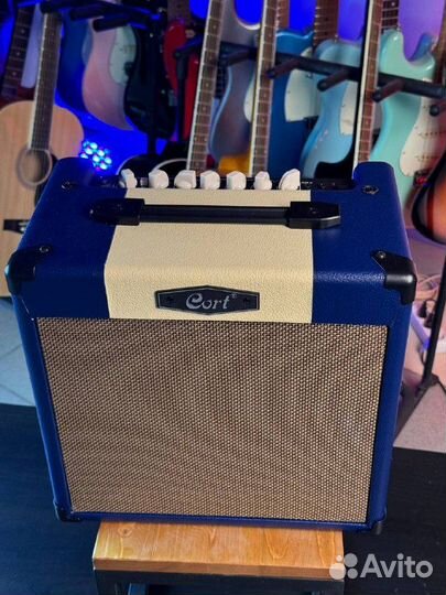 Гитарный комбоусилитель