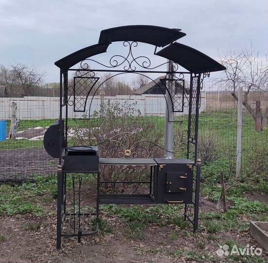 Мангал с крышей