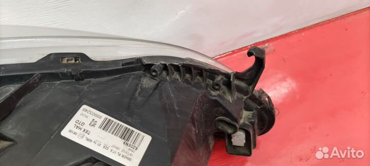 Фара передняя левая Peugeot 3008