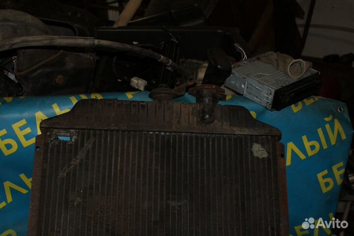 Радиатор Mercedes Benz 100