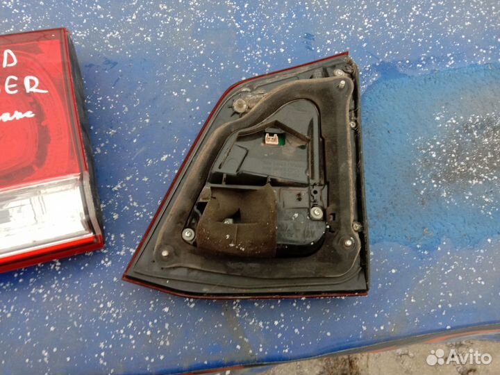 Фонарь задний левый внутренний Toyota Land Cruiser