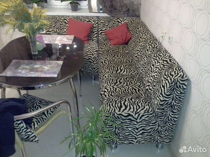 Стол обеденный раздвижной стеклянный