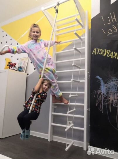 Спортивная шведская стенка