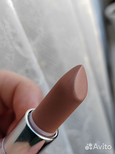 Помада MAC acting natural silky matte 624