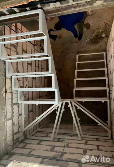 Лестницы на металлокаркасе под ключ