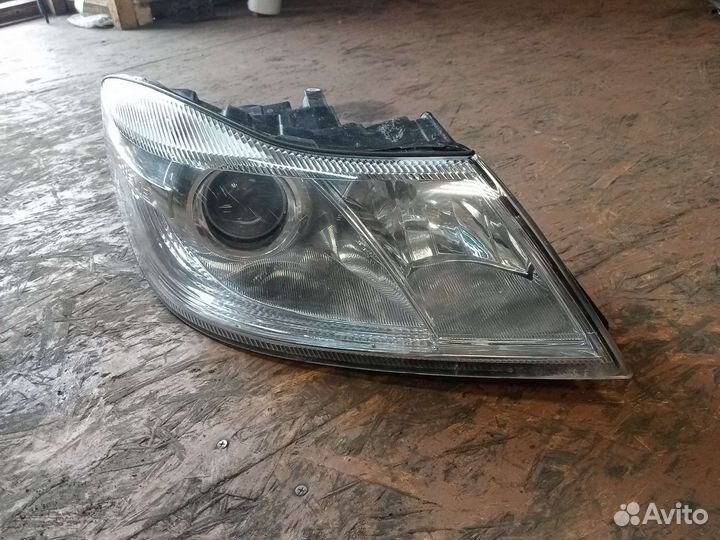 Фара передний правый Skoda Octavia A5