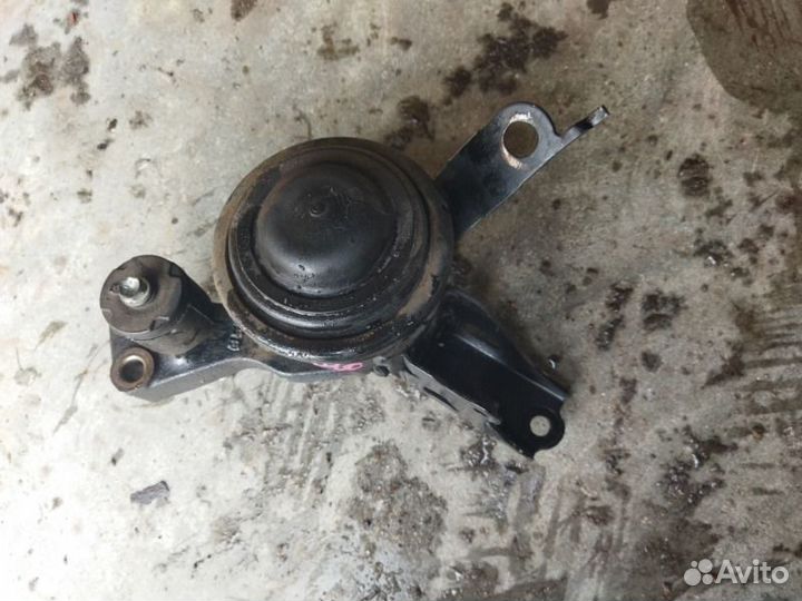 Подушка двс правая Toyota Aqua NHP10 1nzfxe