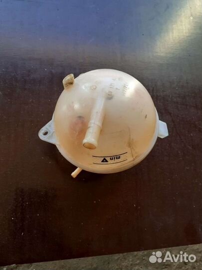 Бачок расширительный Фольксваген Гольф 5 плюс