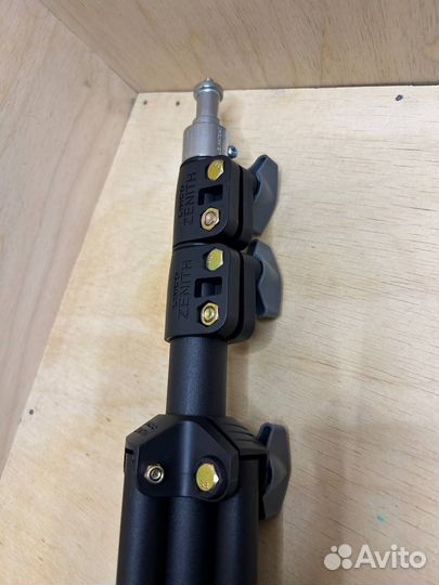 Штатив усиленный 210см универсальный