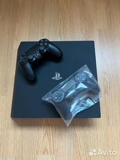 Как новая Sony PlayStation 4 PRO 1 Tb + игры