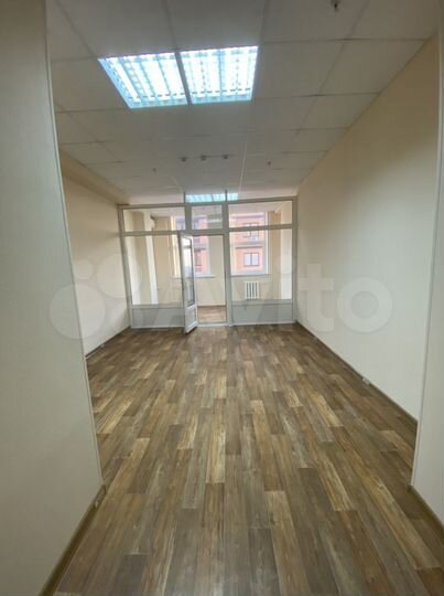 Аренда целого этажа офисных помещений в центре гор