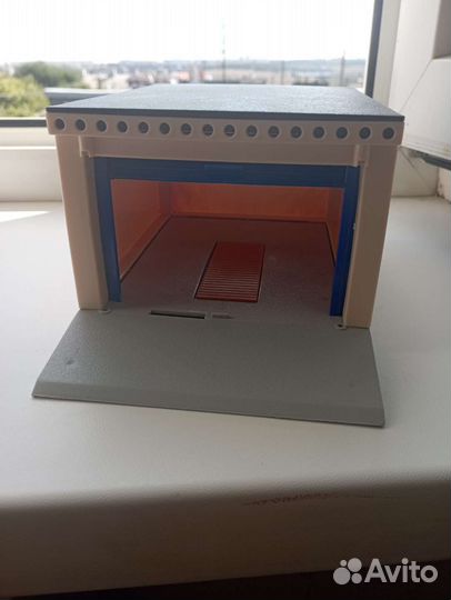 Гараж для моделек игрушечный