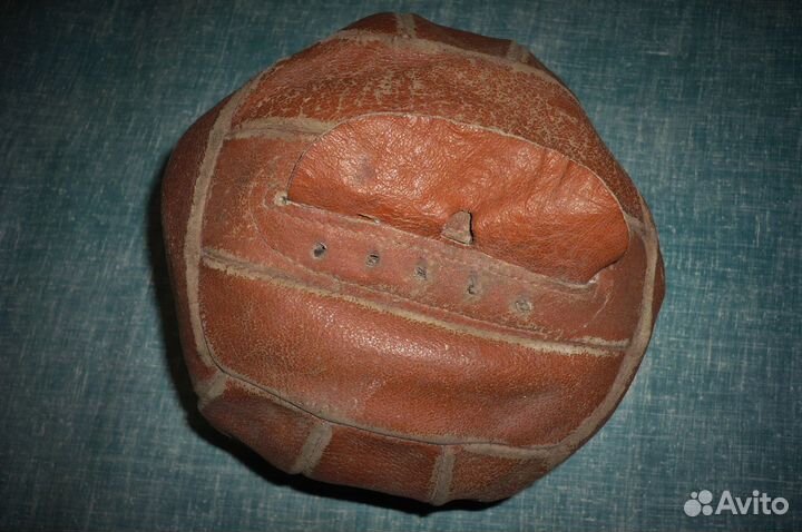 Кожаный на шнуровке волейбольный мяч СССР 50-х год