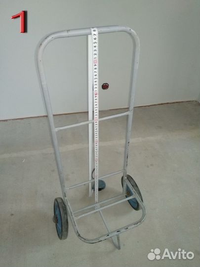 Хозяйственная тележка и cовок металлический
